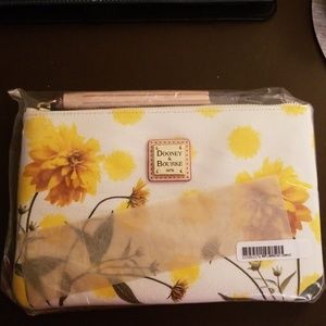 Dooney and Bourke Large pouch